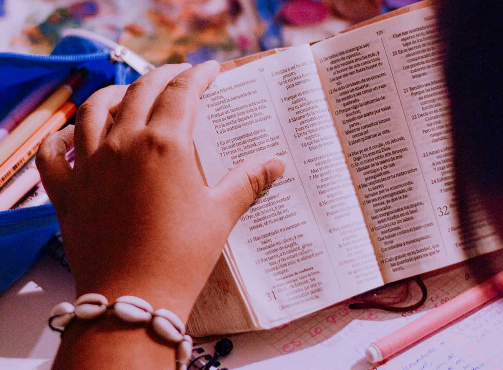 Girl-reading-bible