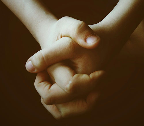 child-hands-praying